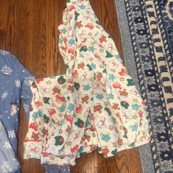 Old Navy Bundle: 2 Pairs of Medium Match the Fam Jammies - Picture 3 of 6